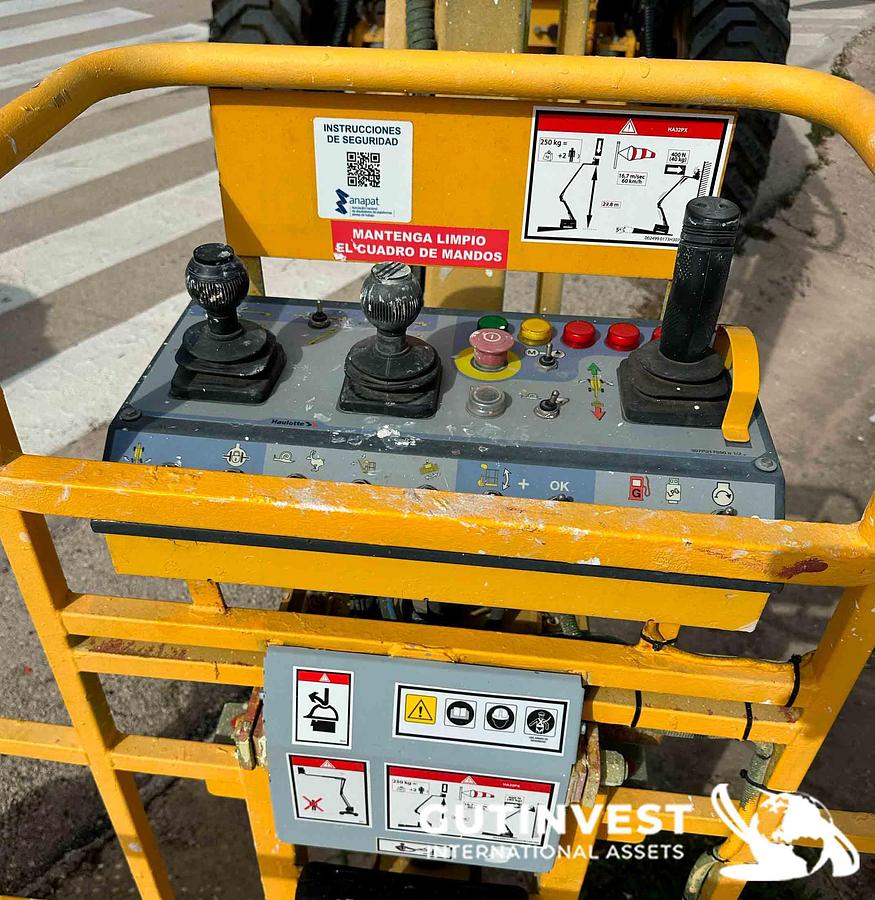 Used 1 - Articulated diesel platform - 32m