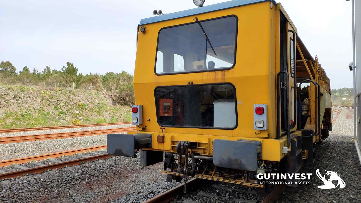 Used 1 - Railway track tamping machine