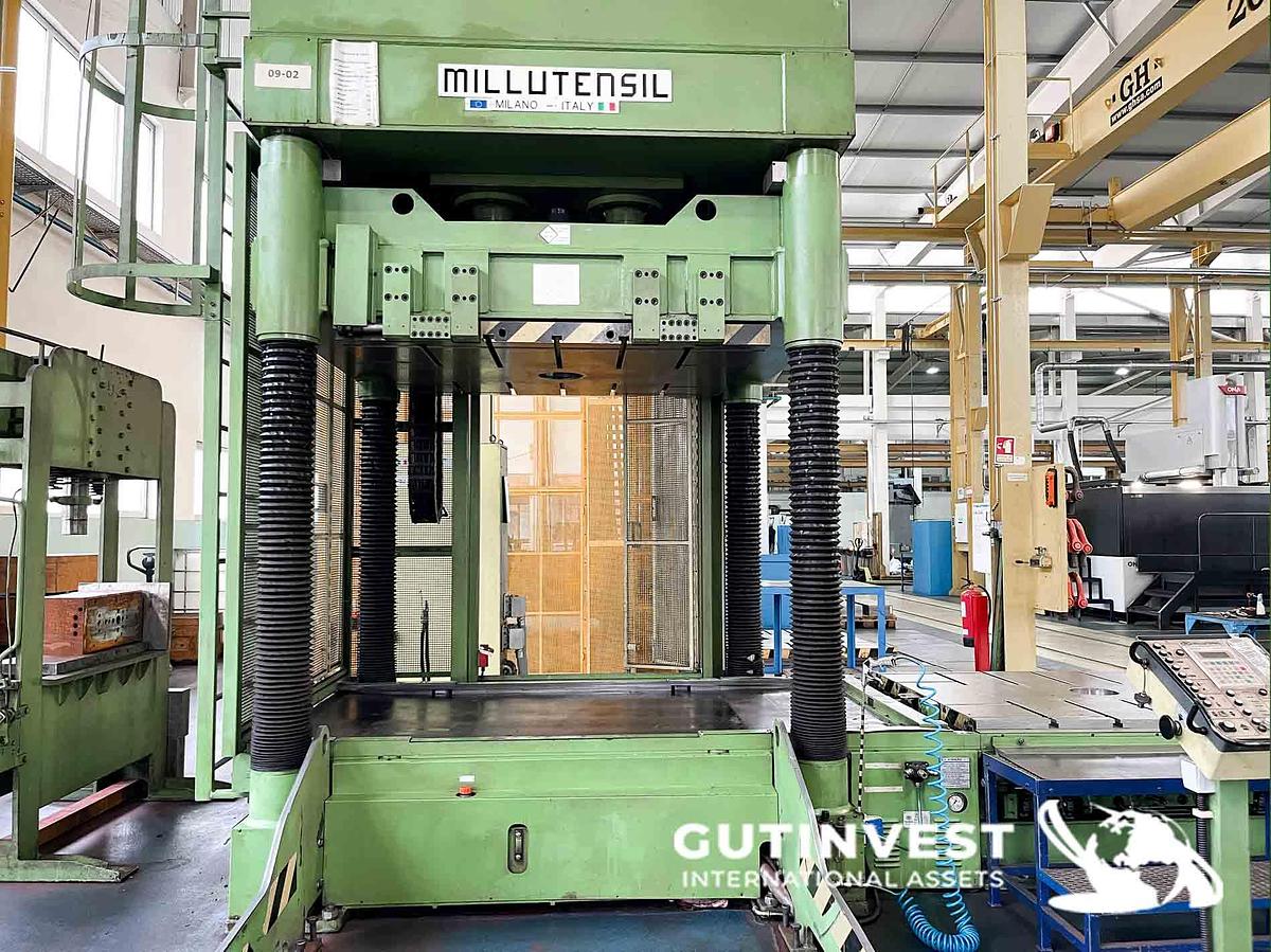 Used Hydraulic press for molds and dies