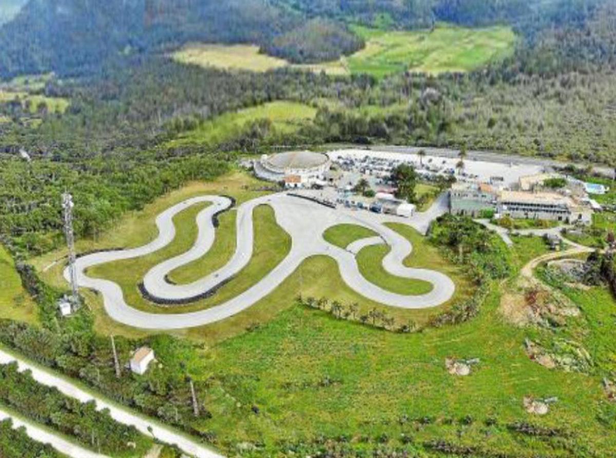 Used 1 - Tourist complex of 87.925m2; Builded surface 11.855m2