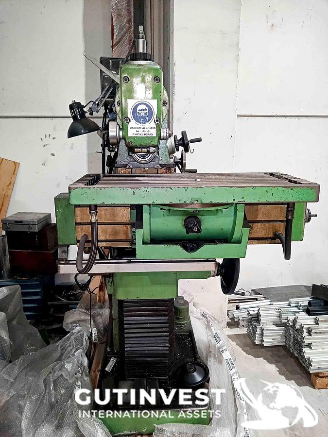 Used Milling machine with display