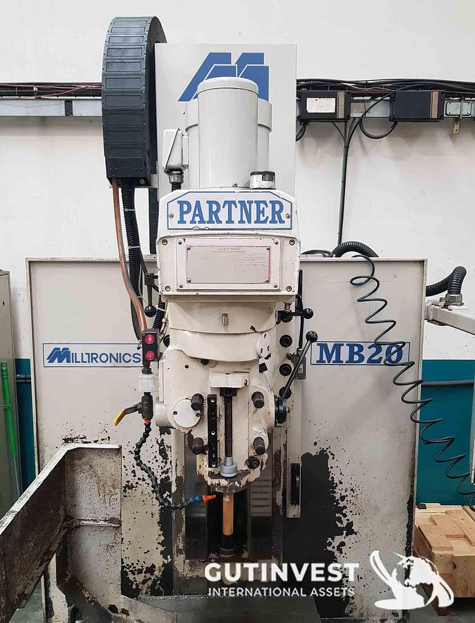 Usado 7 - Fresadora CNC de 3 ejes