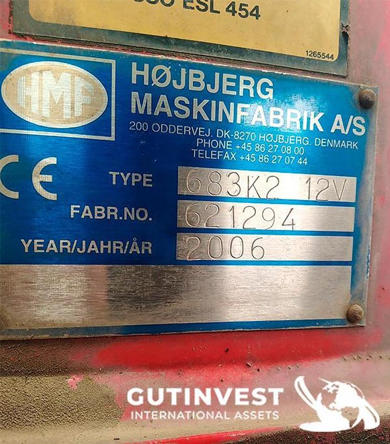 Usado Camión caja basculante con grúa