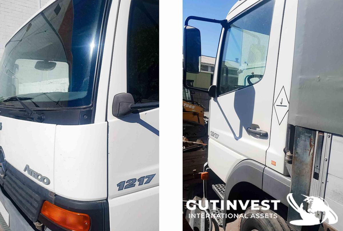 Used Truck open box with tarpaulin