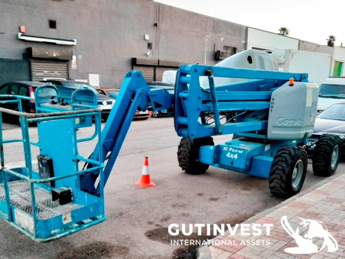 Used 1 - Articulated boom lift