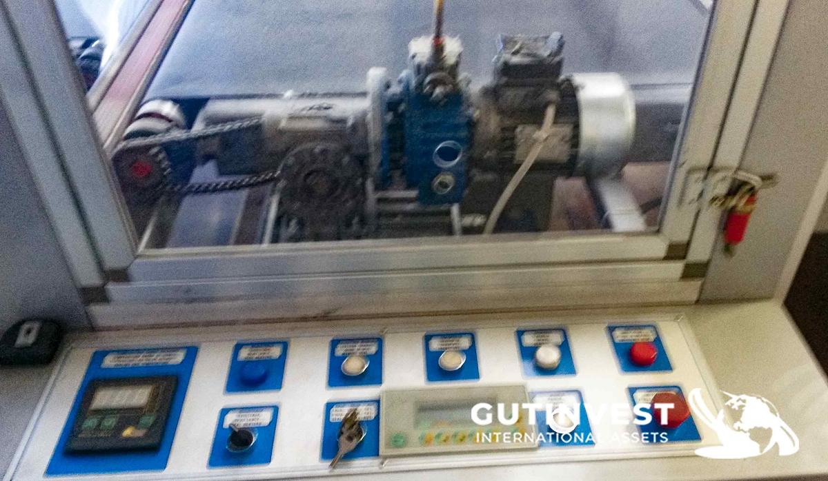 Used 1 - Shrink wrapping machine
