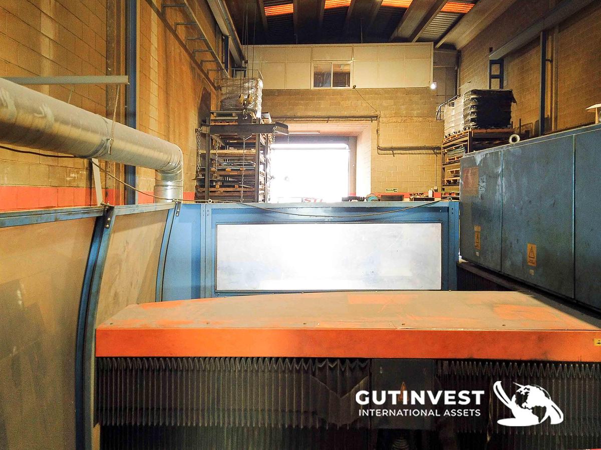 Used 1 - Laser cutting machine CO2 - 2.5kW
