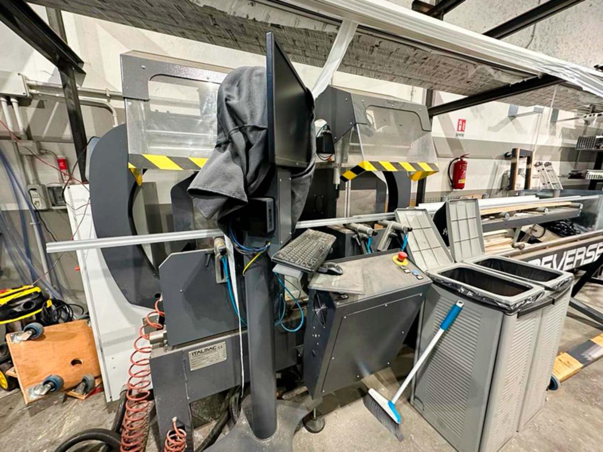 Usado Tronzadora doble cabezal cnc