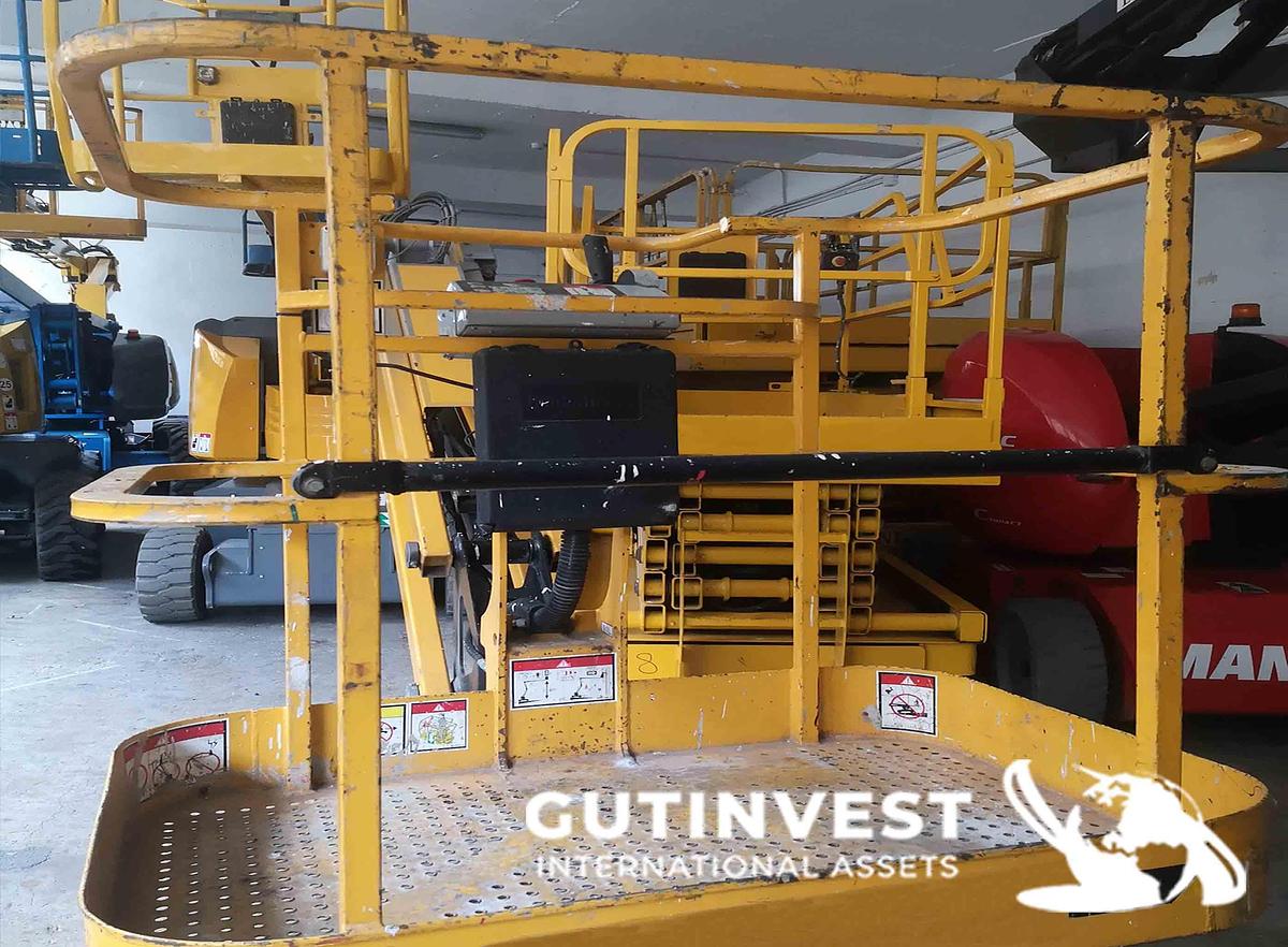 Used 2 - Articulated boom lifts electric