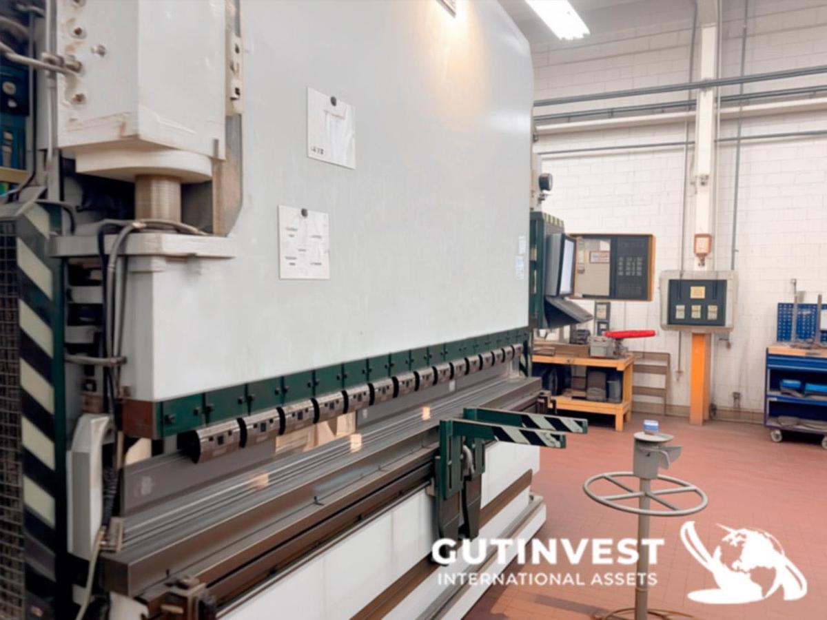 Used Metal Press Brake - 160Tn