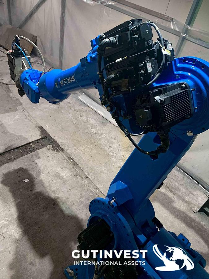 Usado 1 - Robot industrial de 6 ejes