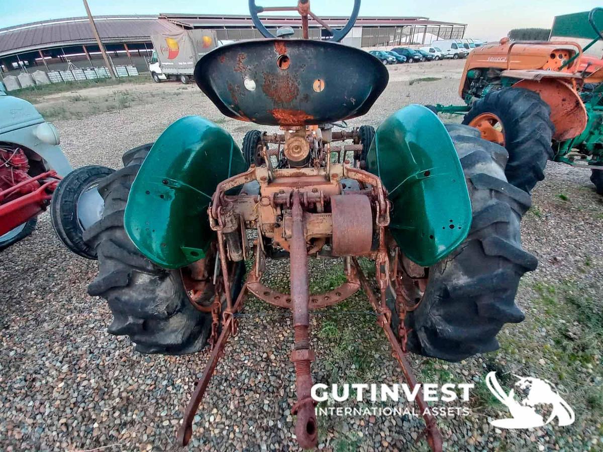 Used 9 - Agricultural tractor