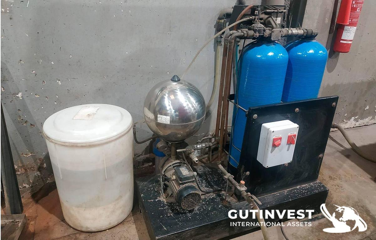 Used 1 - Waterjet cutting machine