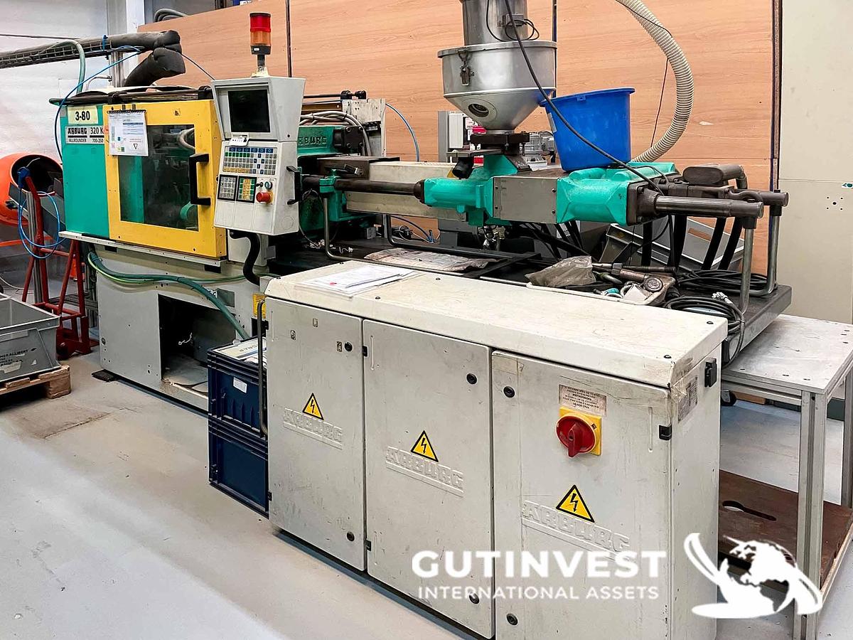 Used 3 - Plastic injection molding machine - 70Tn