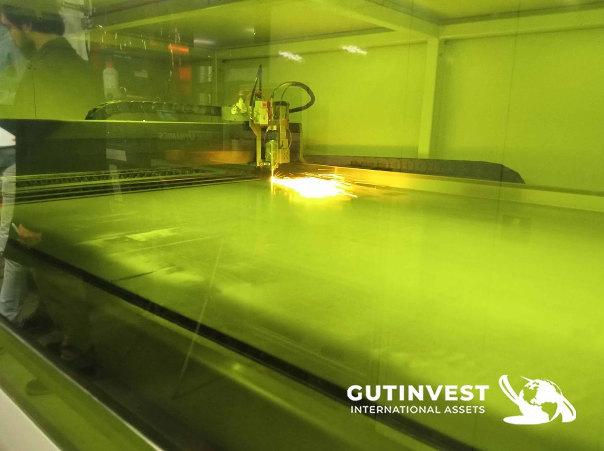 Used 1 - Fiber laser cutting machine for sheet metal - 2kW