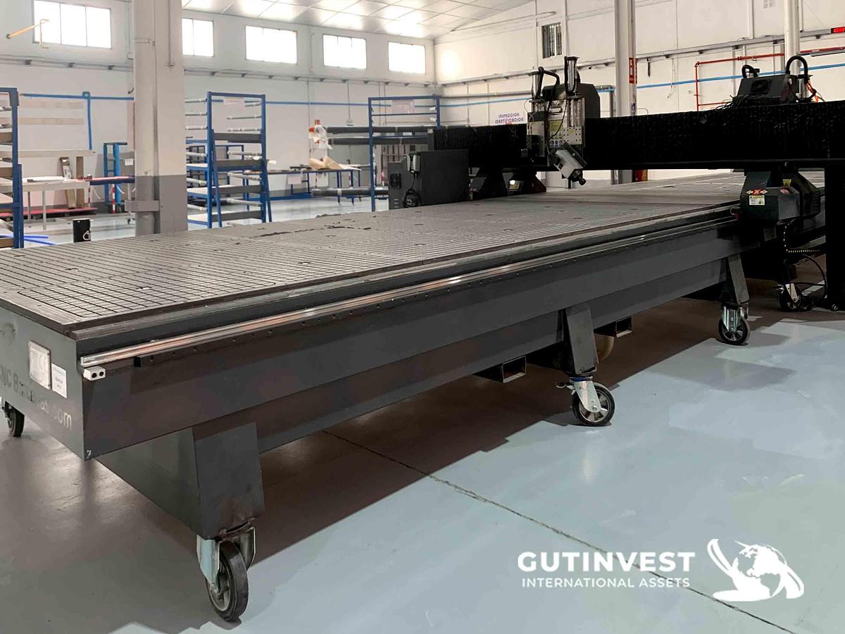 Usado 2 - Fresadora cnc para carpintería, rotulación, resinas, plásti