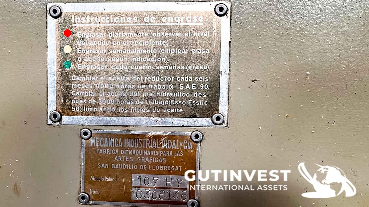 Usado 5 - Guillotina - artes graficas