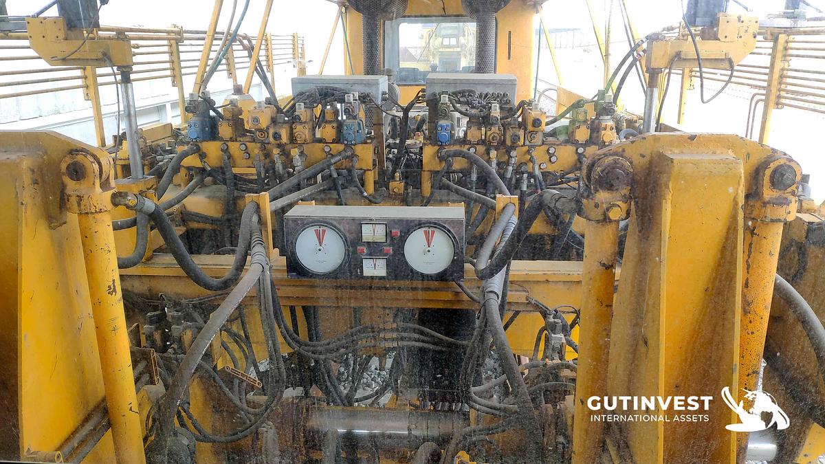 Used 1 - Railway track tamping machine