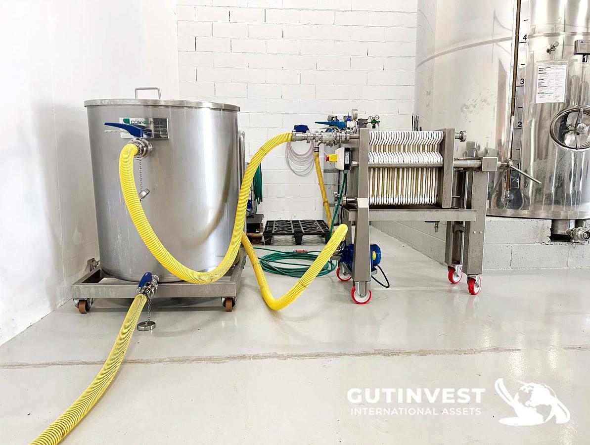 Used 1 - Complete lot of machinery for olive oil packaging