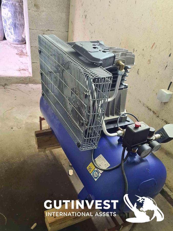 Used 11 - Air compressor