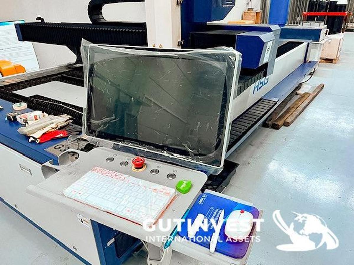 Used 1 - Fiber laser cutting machine - 3kW