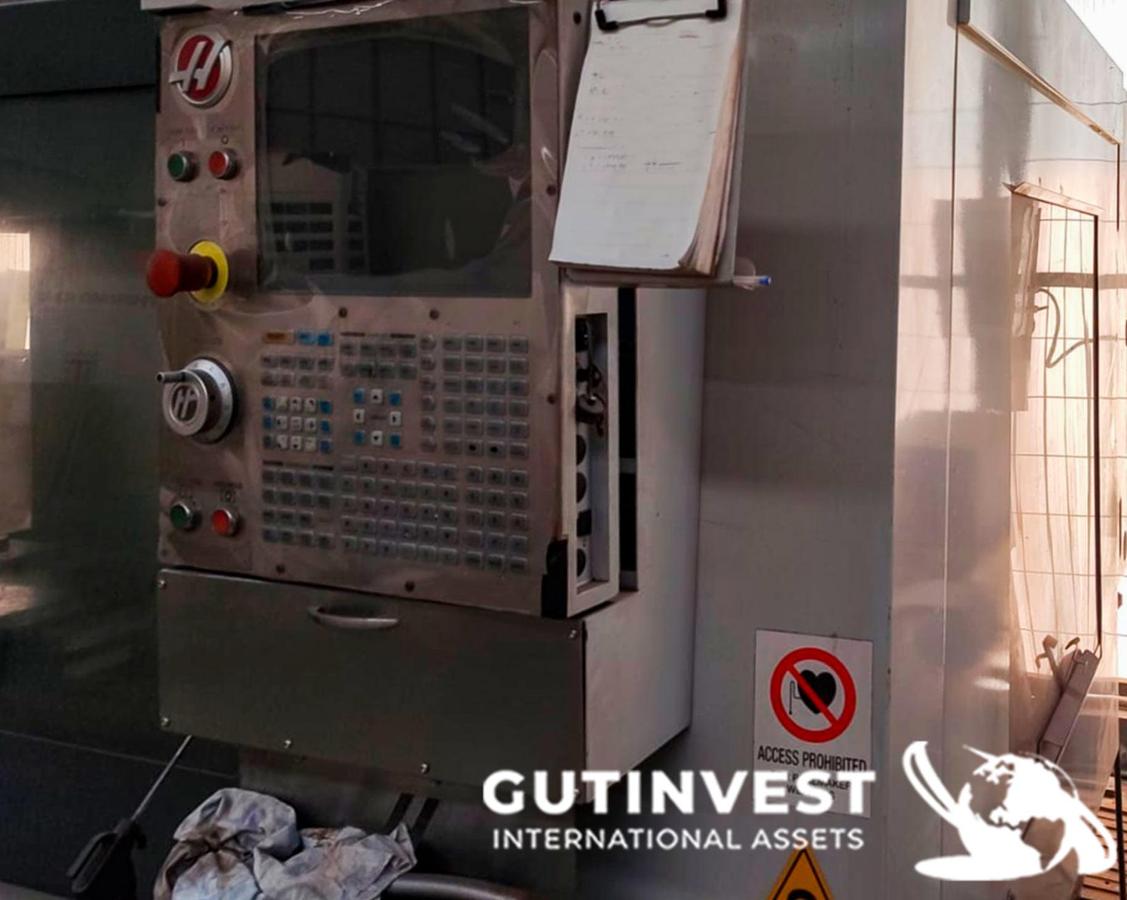 Usado Centro de mecanizado vertical CNC