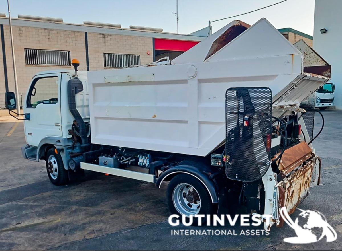 Usado CAMION BASURERO BASCULANTE
