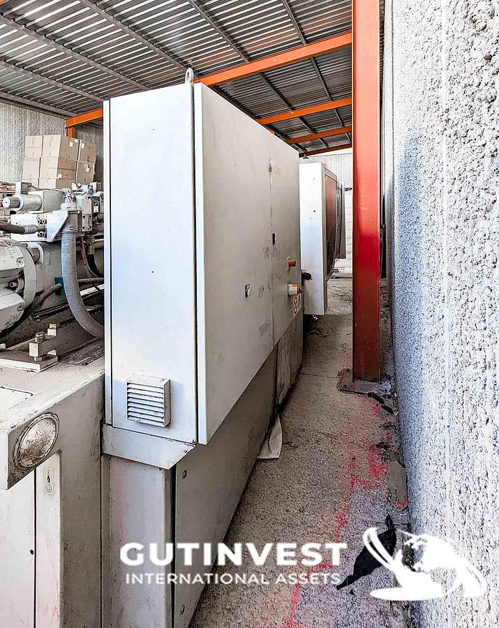 Used 4 - Plastic injection molding machine - 160Tn