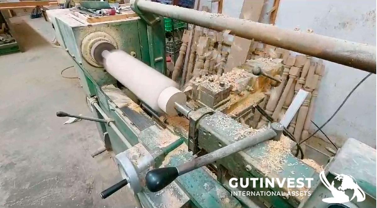 Used 1 - Lathe for woodworking