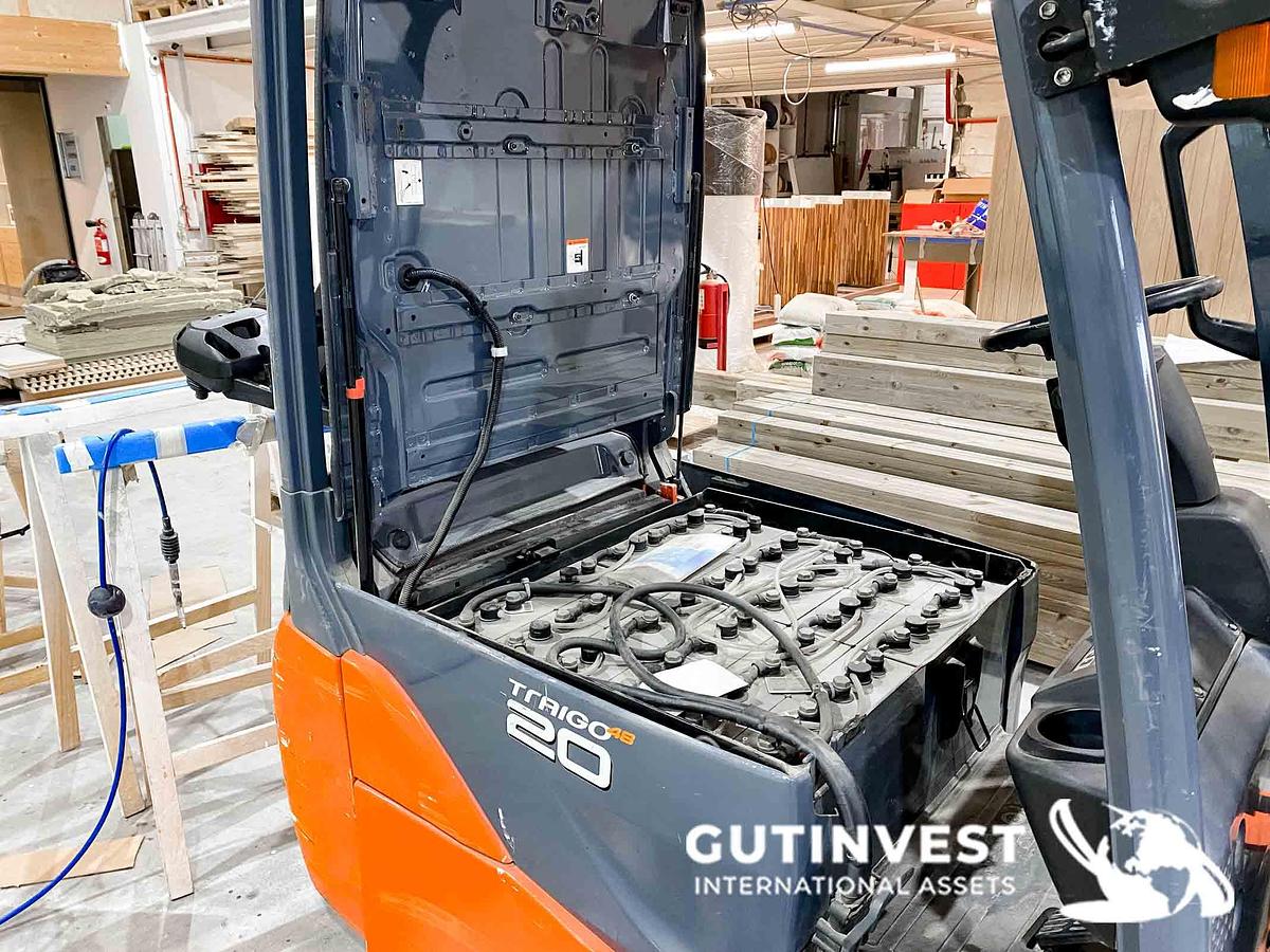 Used 3 - Electric forklift - 2Tn