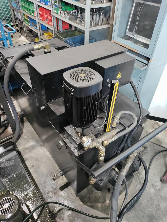 Used 1 - 4-axis CNC horizontal machining center