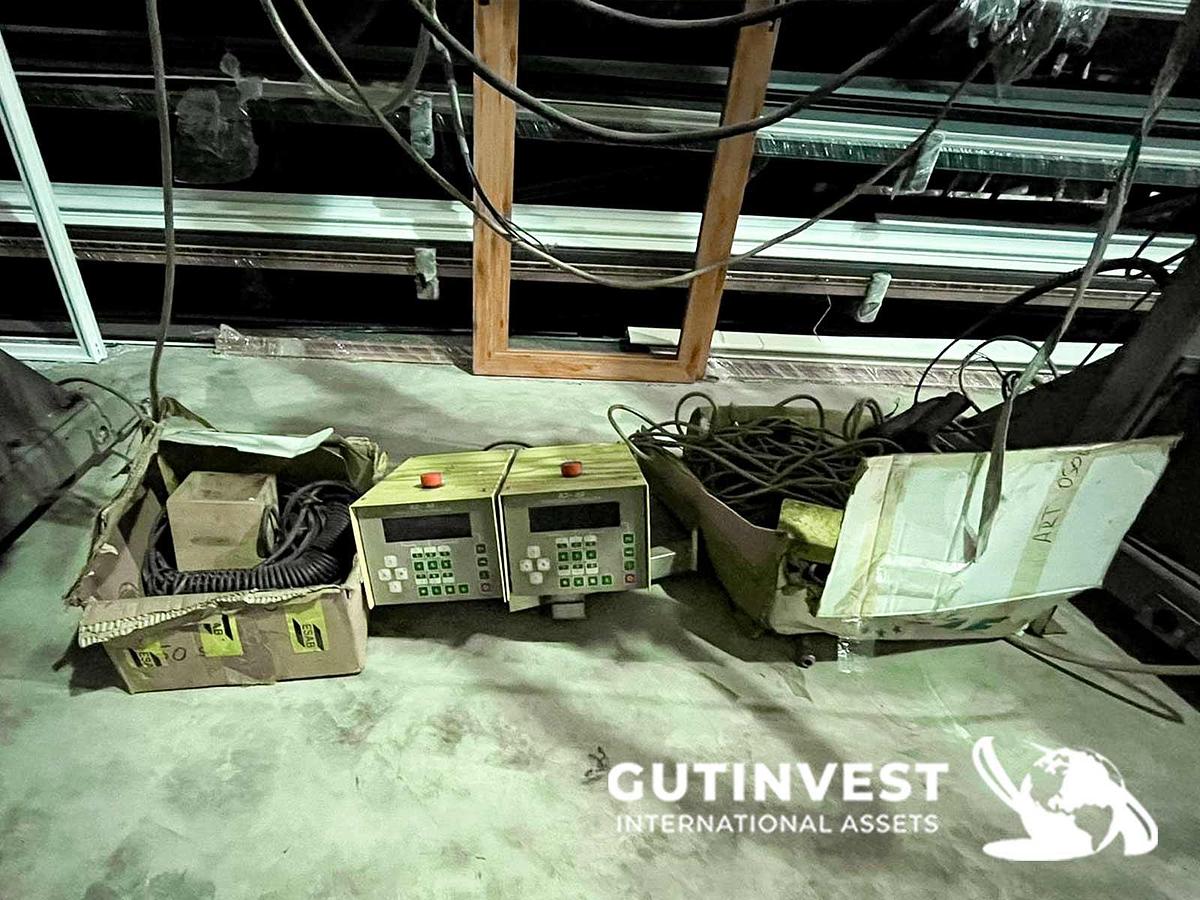 Used 43 - metal structures welding equipment