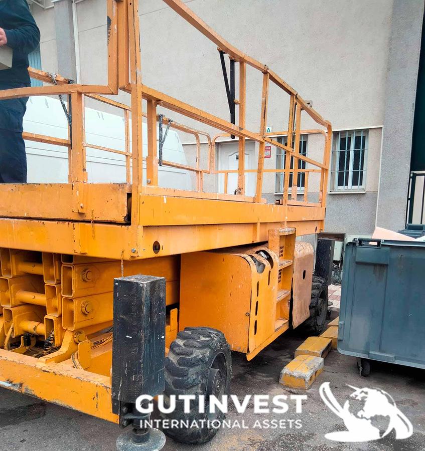 Used 3 - Diesel scissor platform