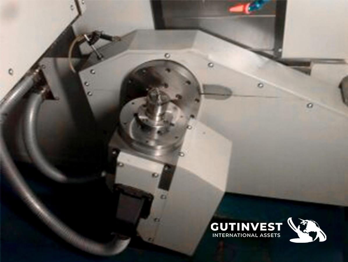 Used 1 - Vertical machining center - 5 axes