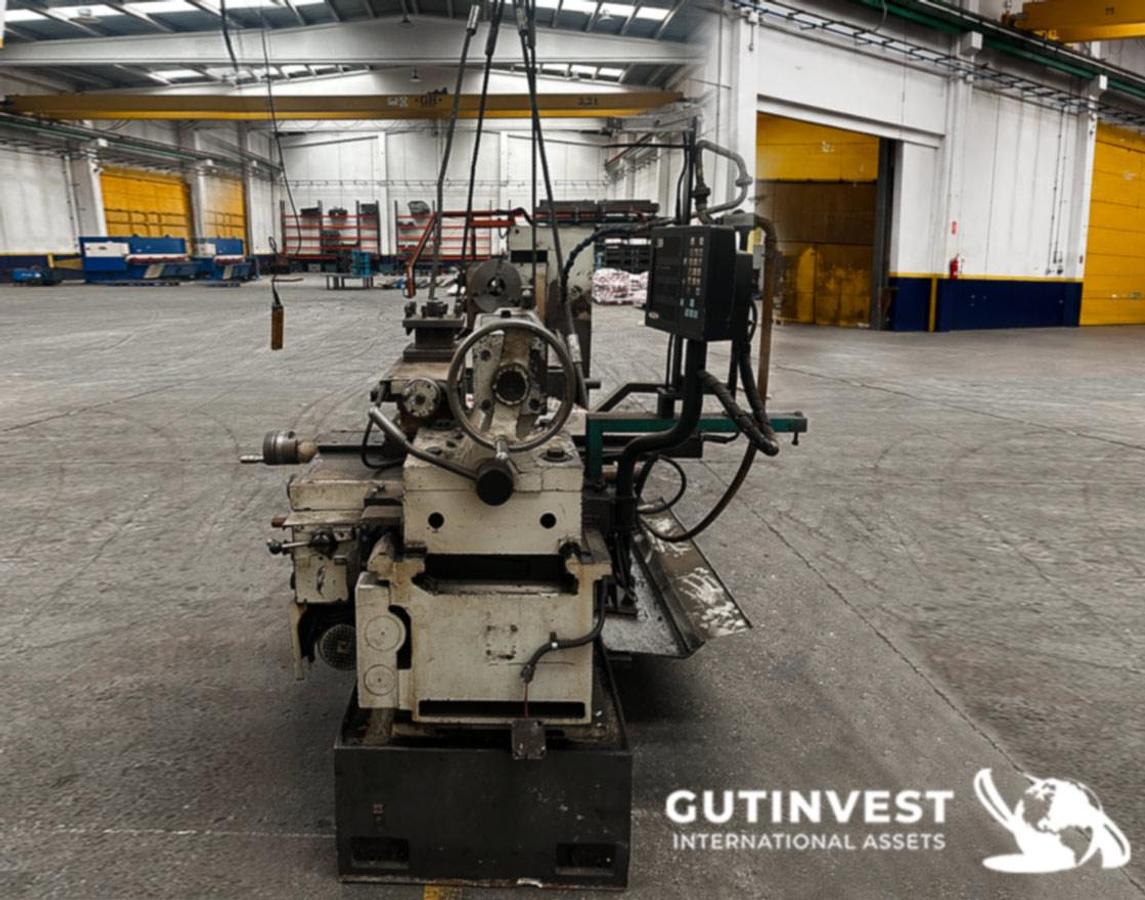 Used Heavy-Duty Parallel Lathe for metal - 3 meters