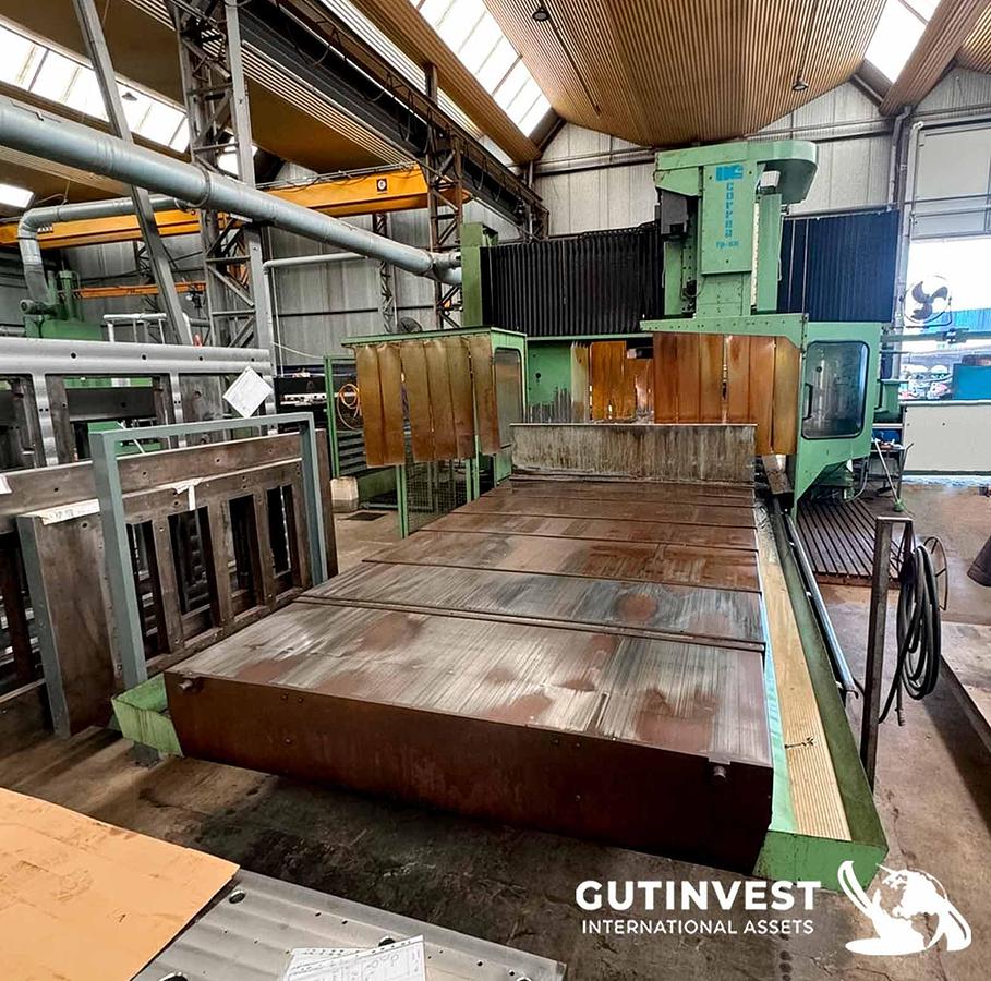Used 1 - CNC gantry milling machine