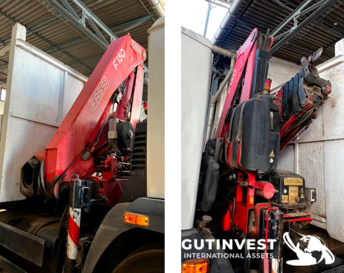 Used Flatbed Truck with Crane