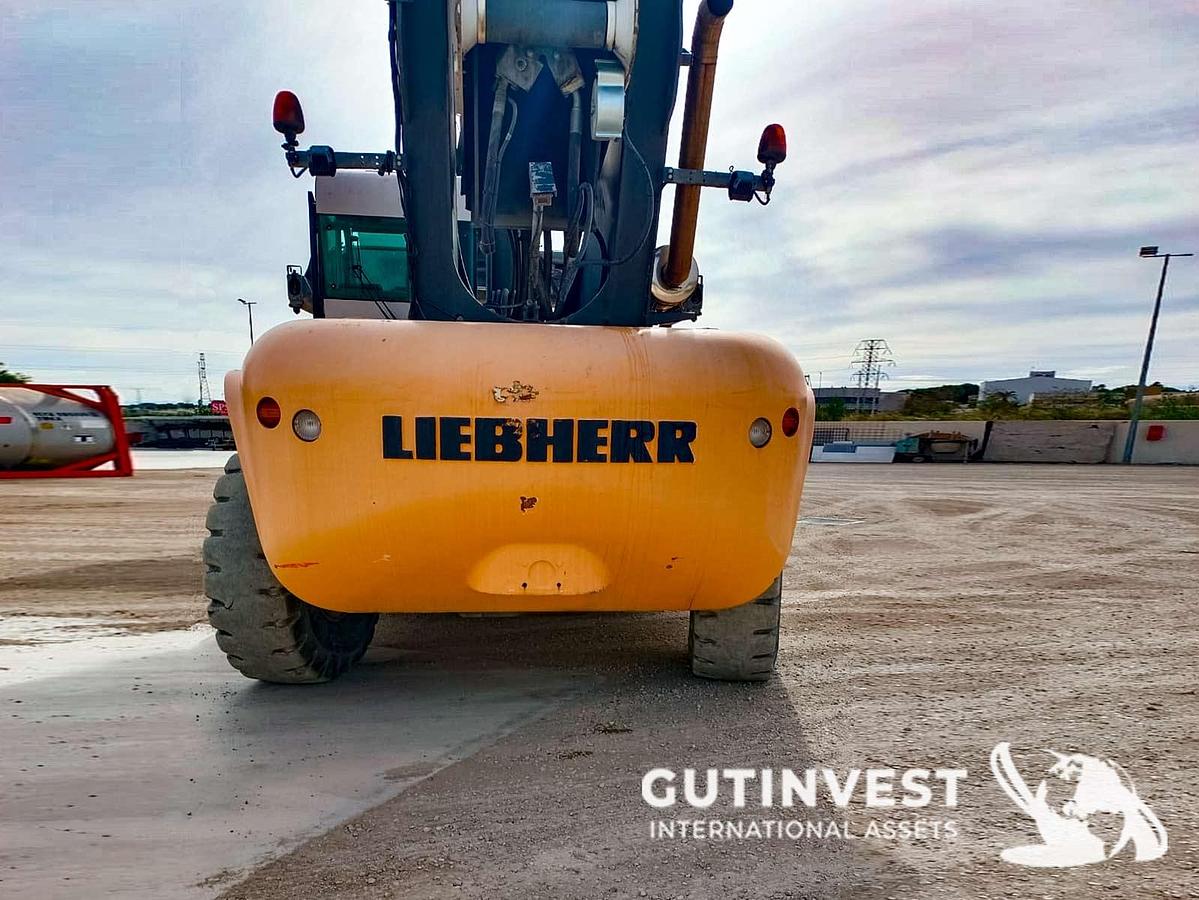 Used 1 - Self-propelled reach truck