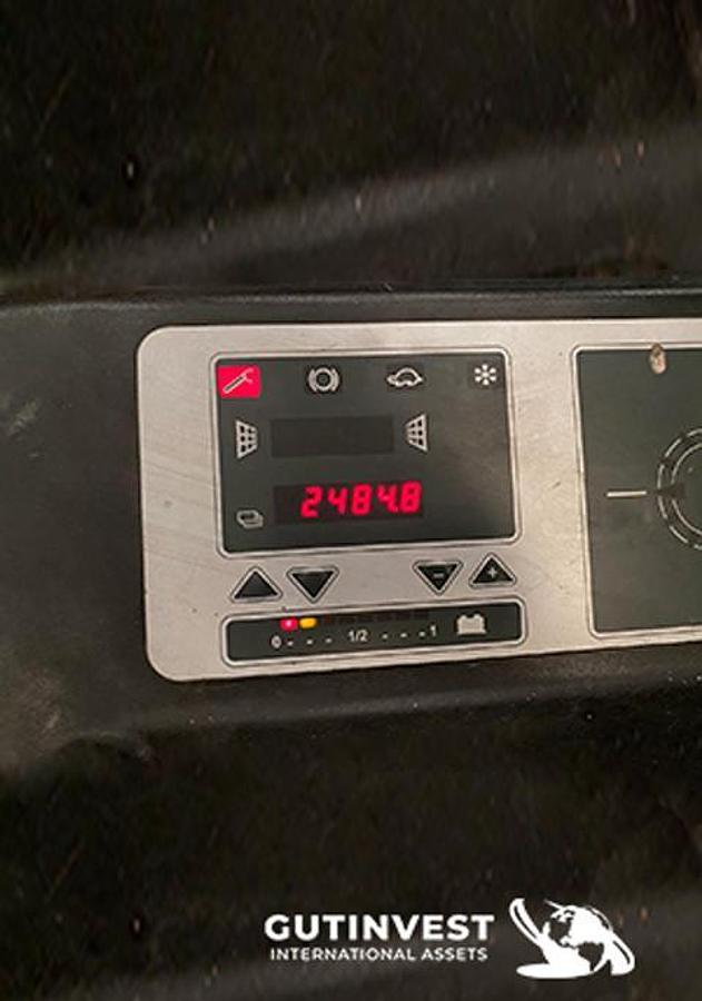 Used 8 - Reach truck
