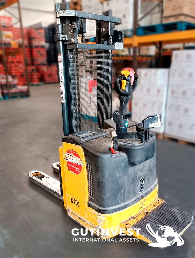 Used 3 - Electric stacker.