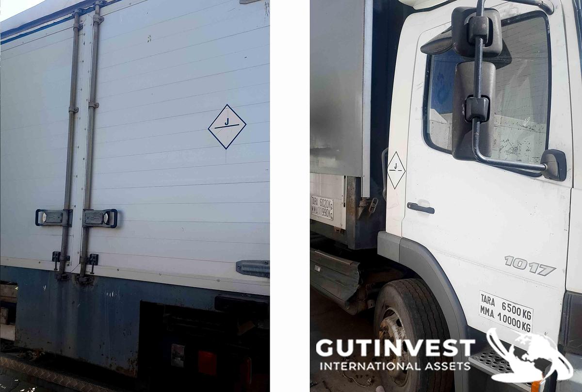 Used Truck open box with tarpaulin