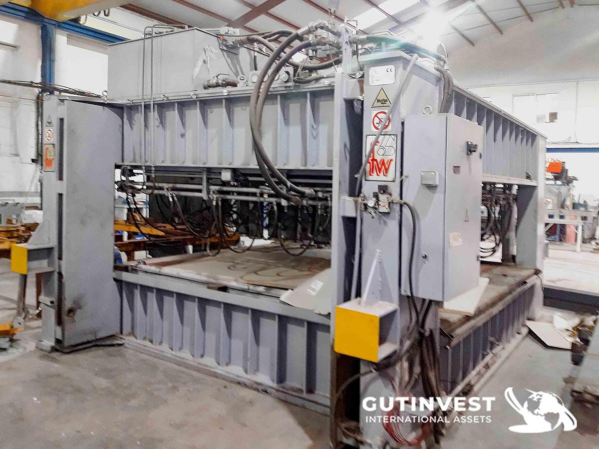 Used 1 - Hydraulic press for hydroforming
