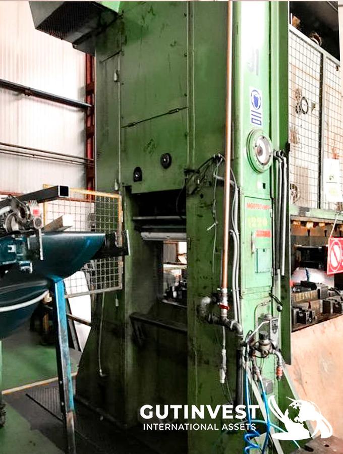 Used Double upright press - 300Tn