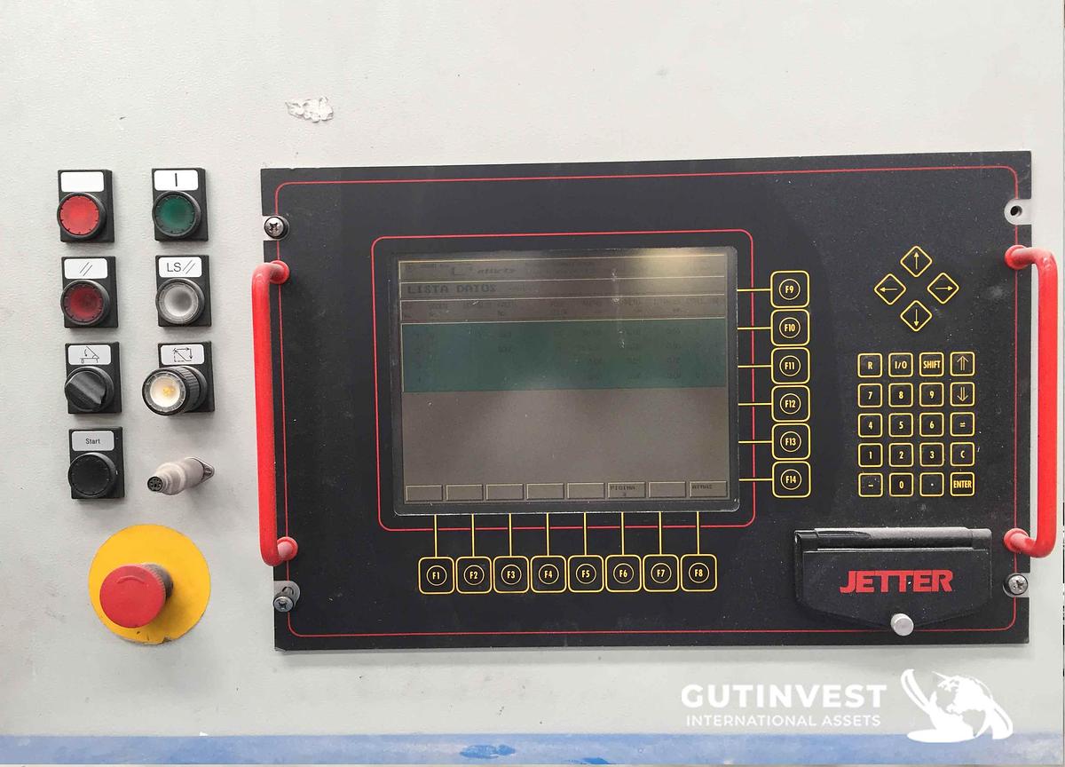 Usado 1 - Soldadura vertical CNC 4 brazos y limpiadora marcos Alu
