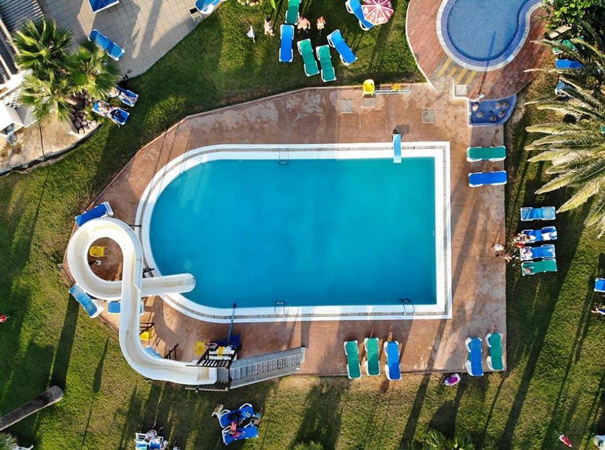 Used 1 - Tourist complex of 87.925m2; Builded surface 11.855m2