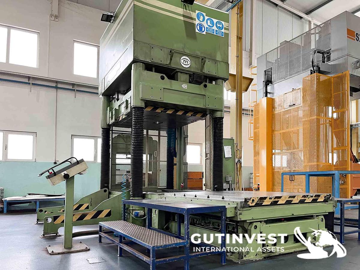 Used Hydraulic press for molds and dies