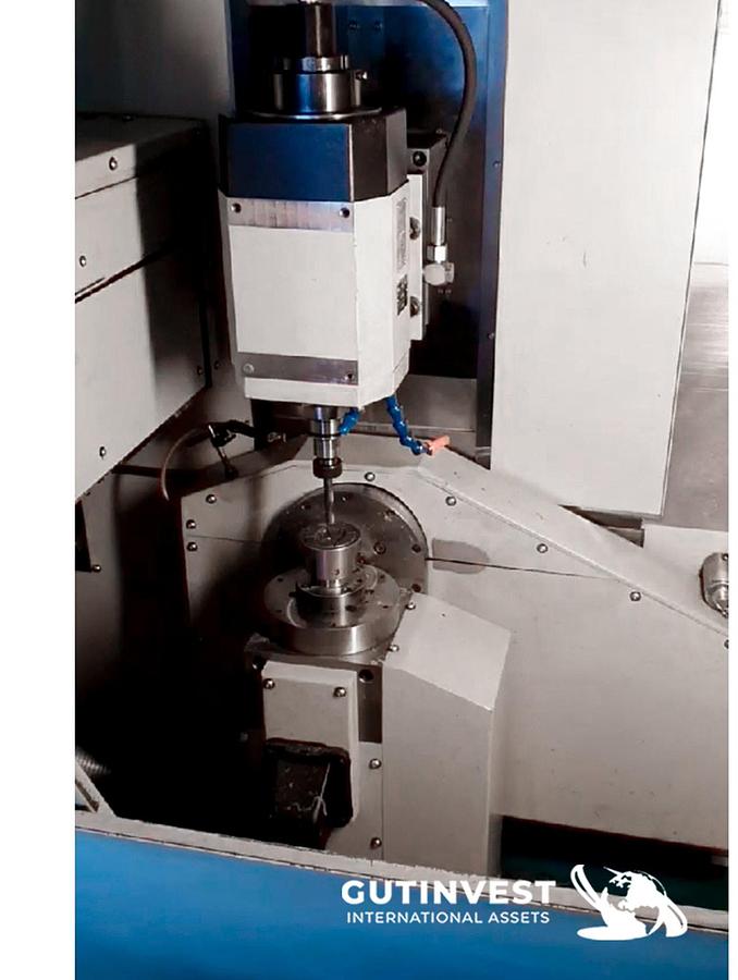 Used 1 - Vertical machining center - 5 axes