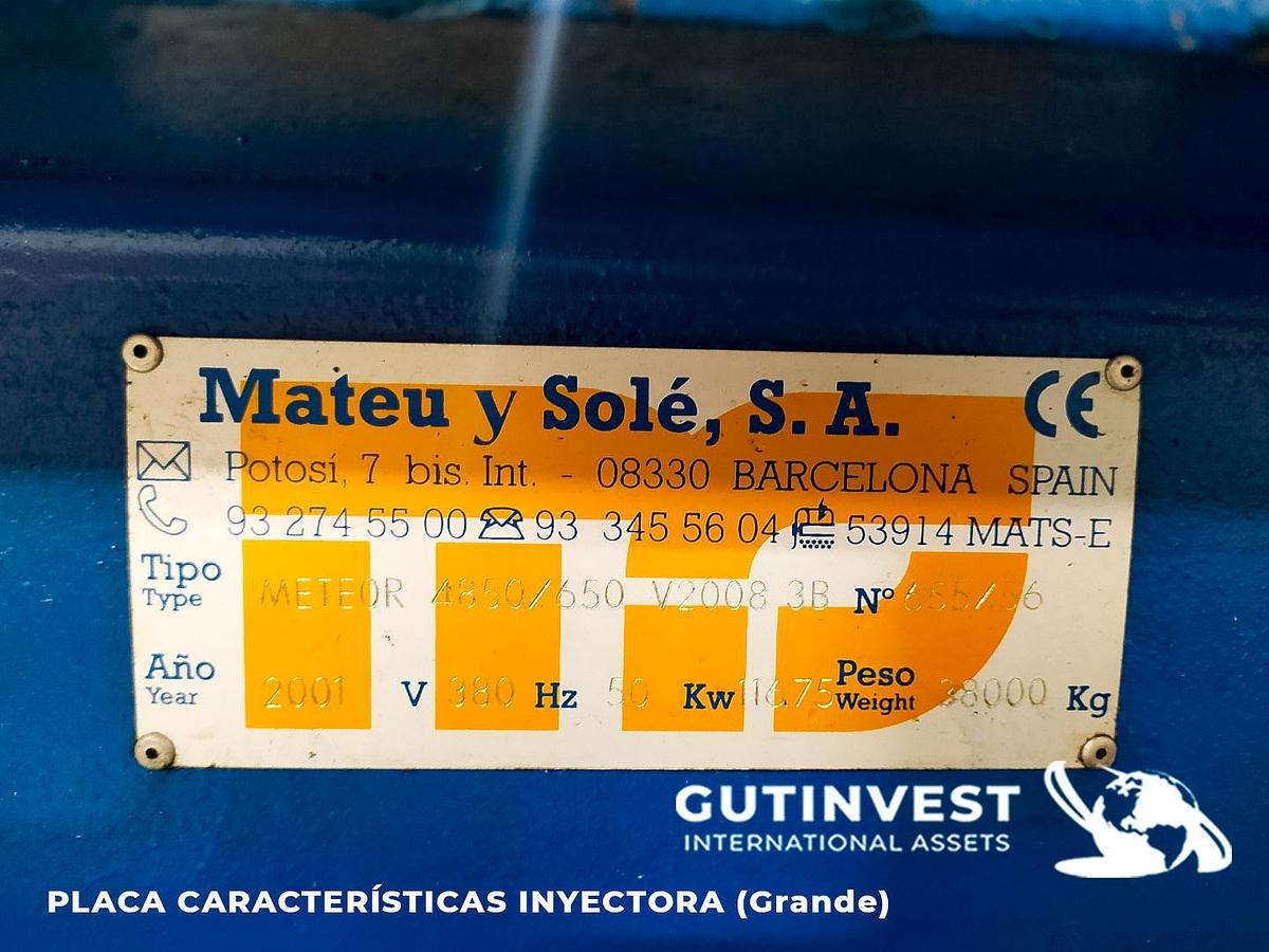 Usado Inyectora de plástico 650 Tns.