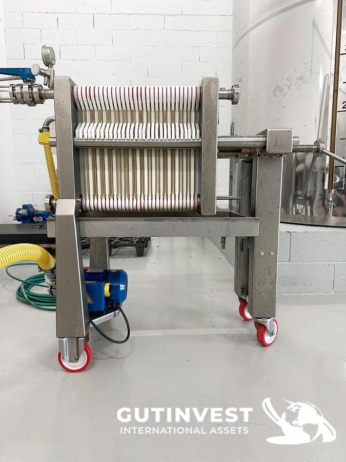 Used 1 - Complete lot of machinery for olive oil packaging