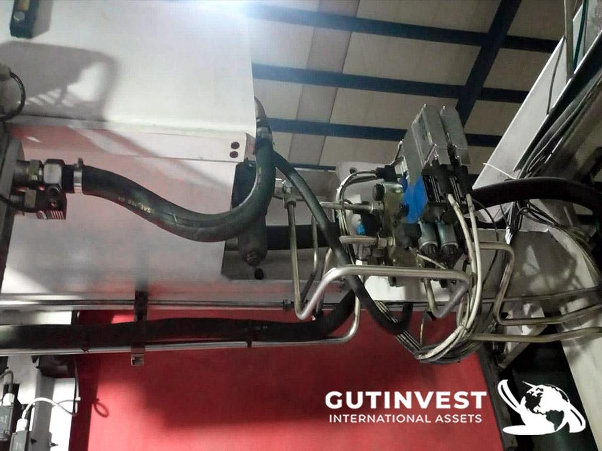 Usado 1 - Plegadora CNC - 8 ejes - con robot